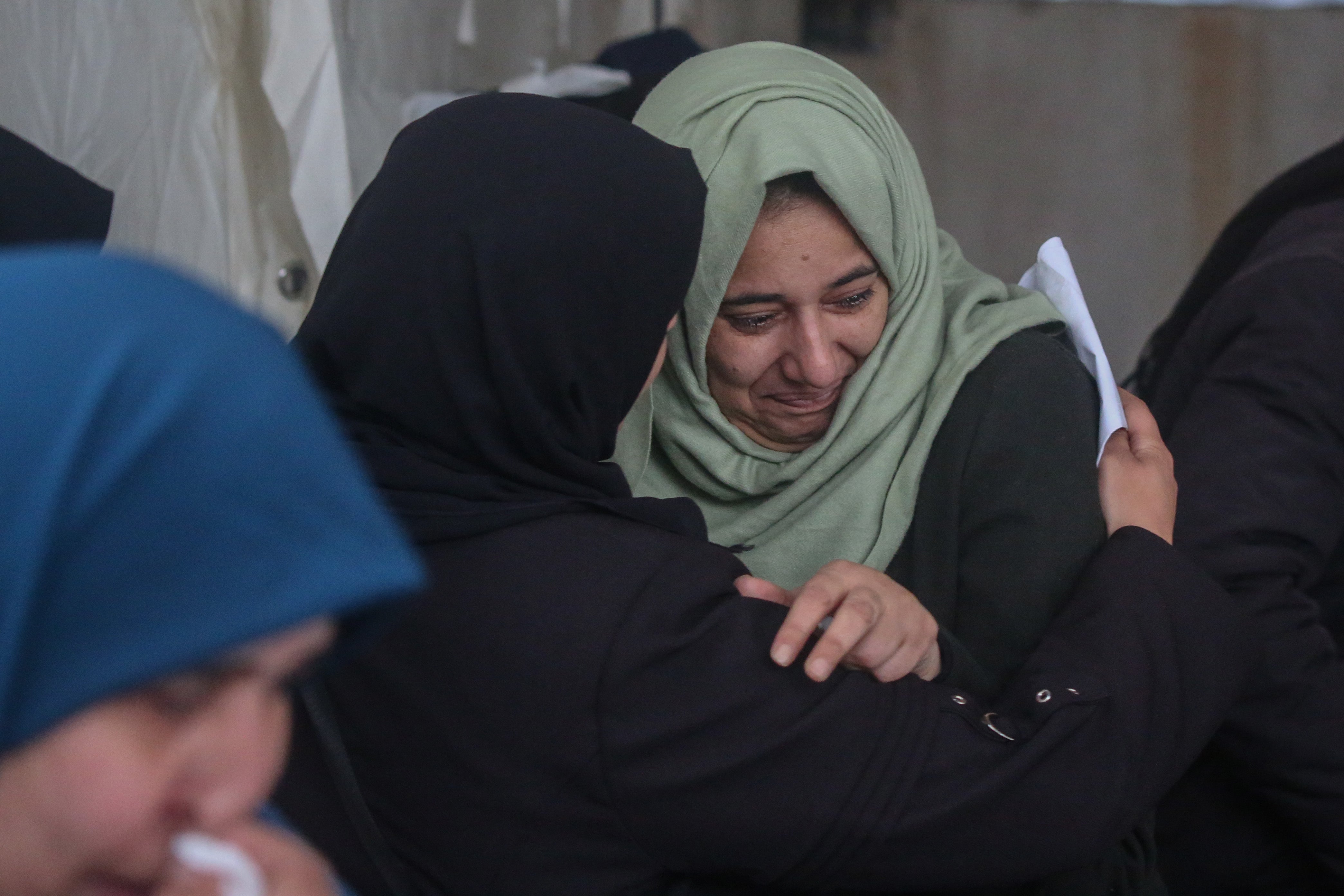 at least 28 killed in israeli attack on rafah after netanyahu orders evacuation