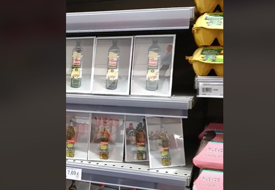 alucina por lo que han hecho con el aceite de oliva en un supermercado: hasta aquí hemos llegado