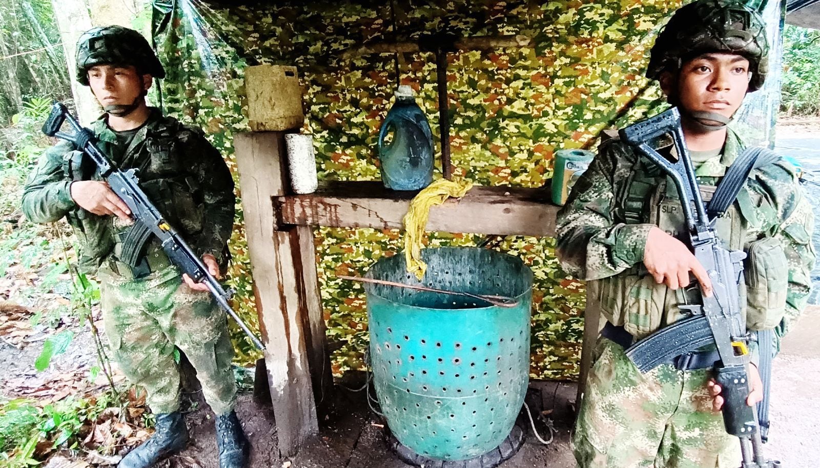 golpe a las estructuras criminales en el meta: ejército destruyó laboratorio de coca en mapiripán