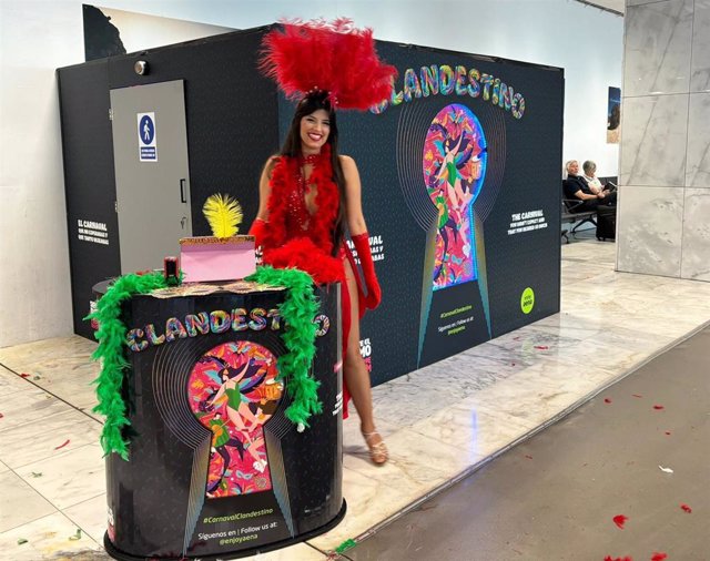 Los aeropuertos de Canarias promocionan el Carnaval entre los pasajeros ...