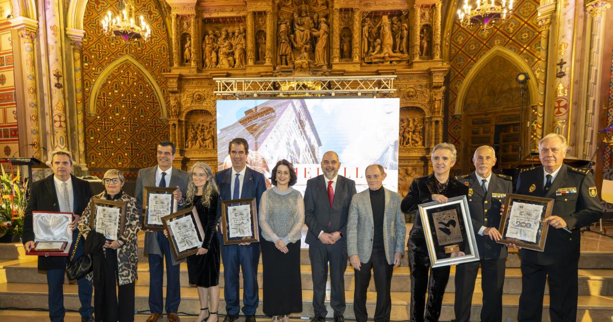 La Entrega De Las Medallas De Los Amantes Más Concurrida Abre Las ...