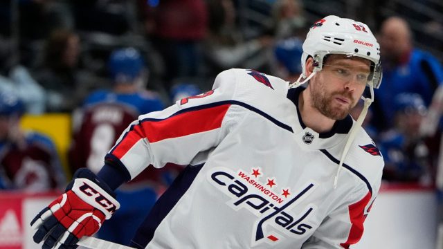 ovechkin breaks gretzky’s empty-net goals record as capitals blank bruins
