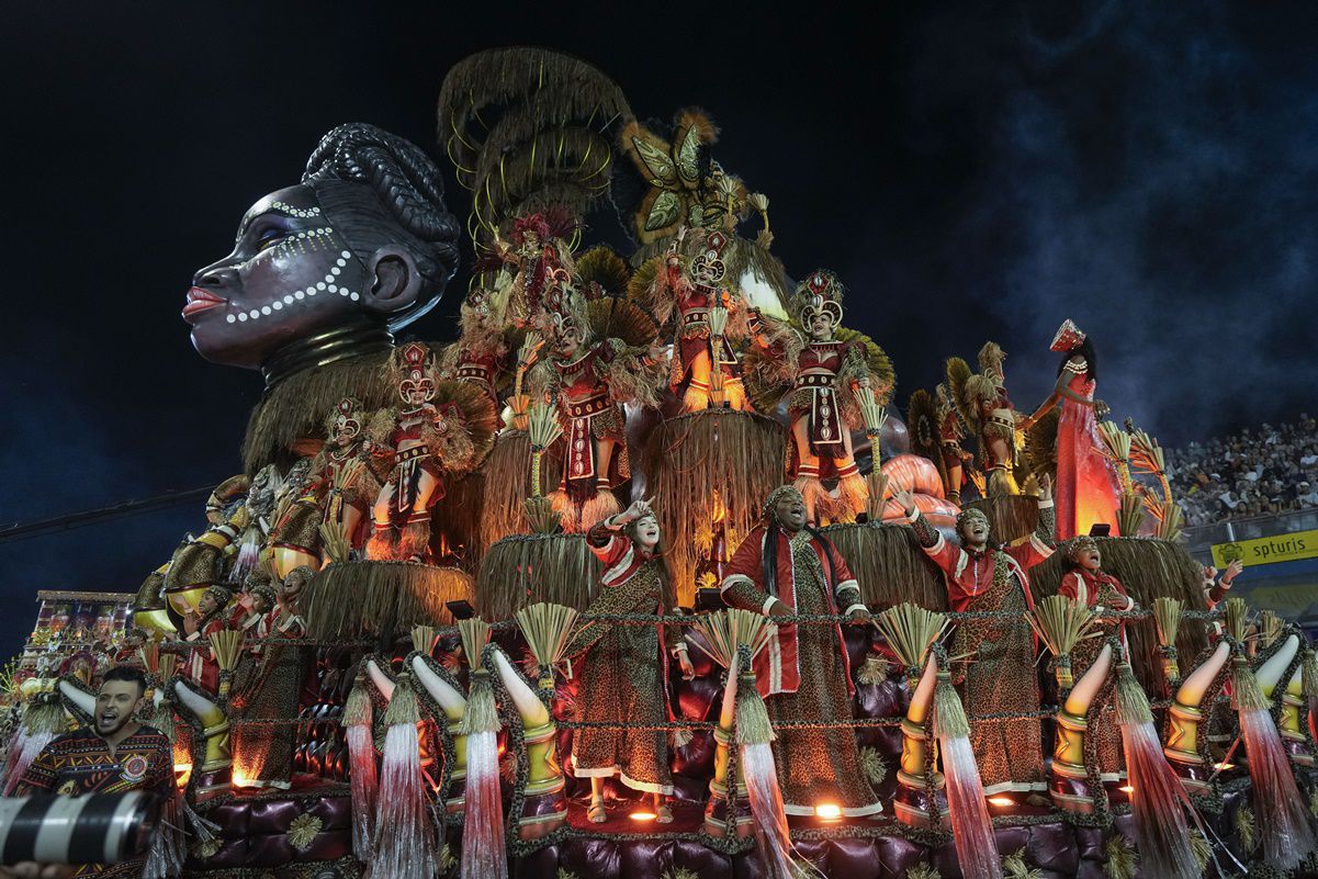 fotos: sao paulo da inicio al carnaval de brasil con desfiles de samba y comparsas callejeras