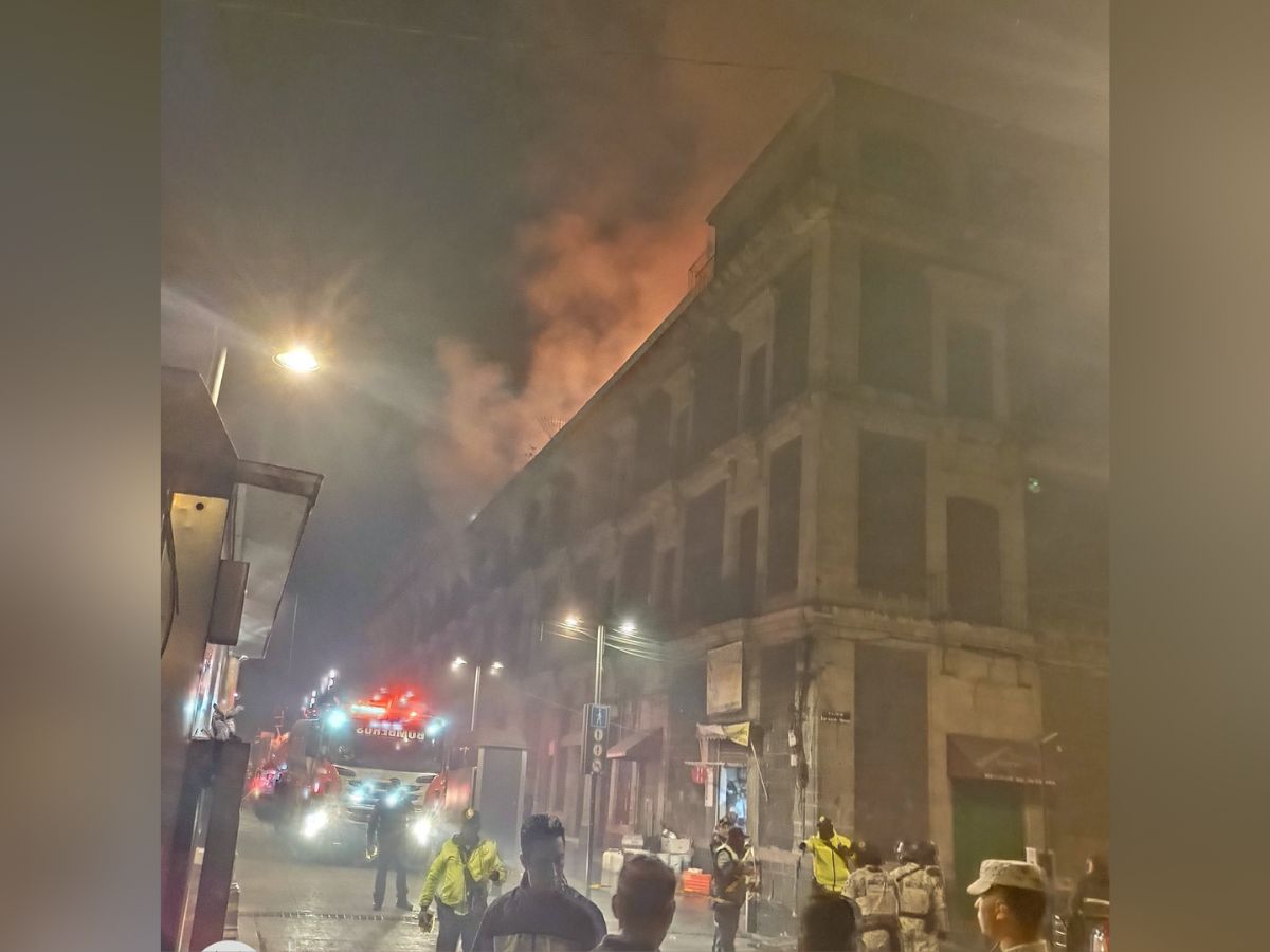 Alerta En La CDMX: Un Fuerte Incendio Consume Bodega Del Centro Histórico