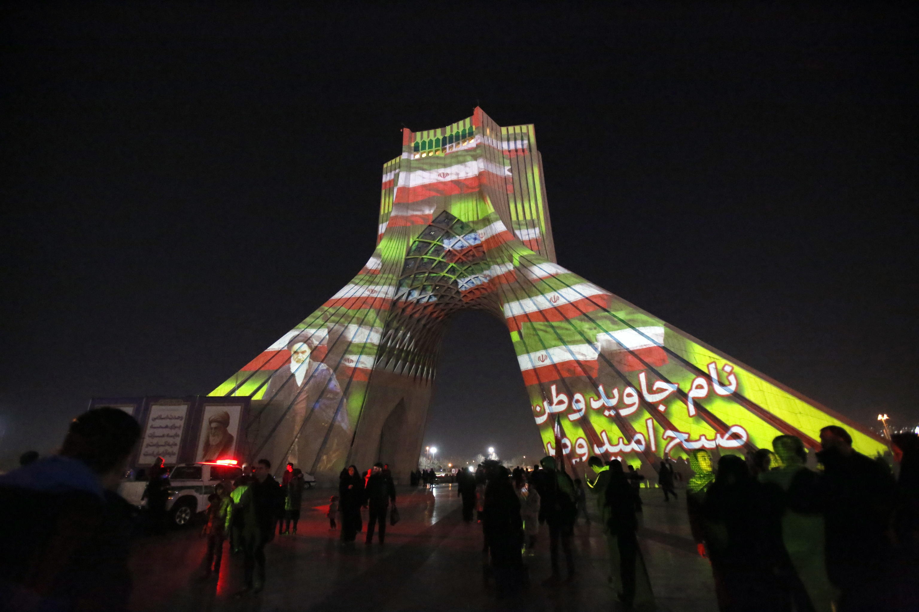 iran celebra rivoluzione, bruciate bandiere usa- israele-gb