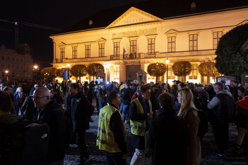 ungheria, dimissioni di novák: manifestanti in piazza a budapest