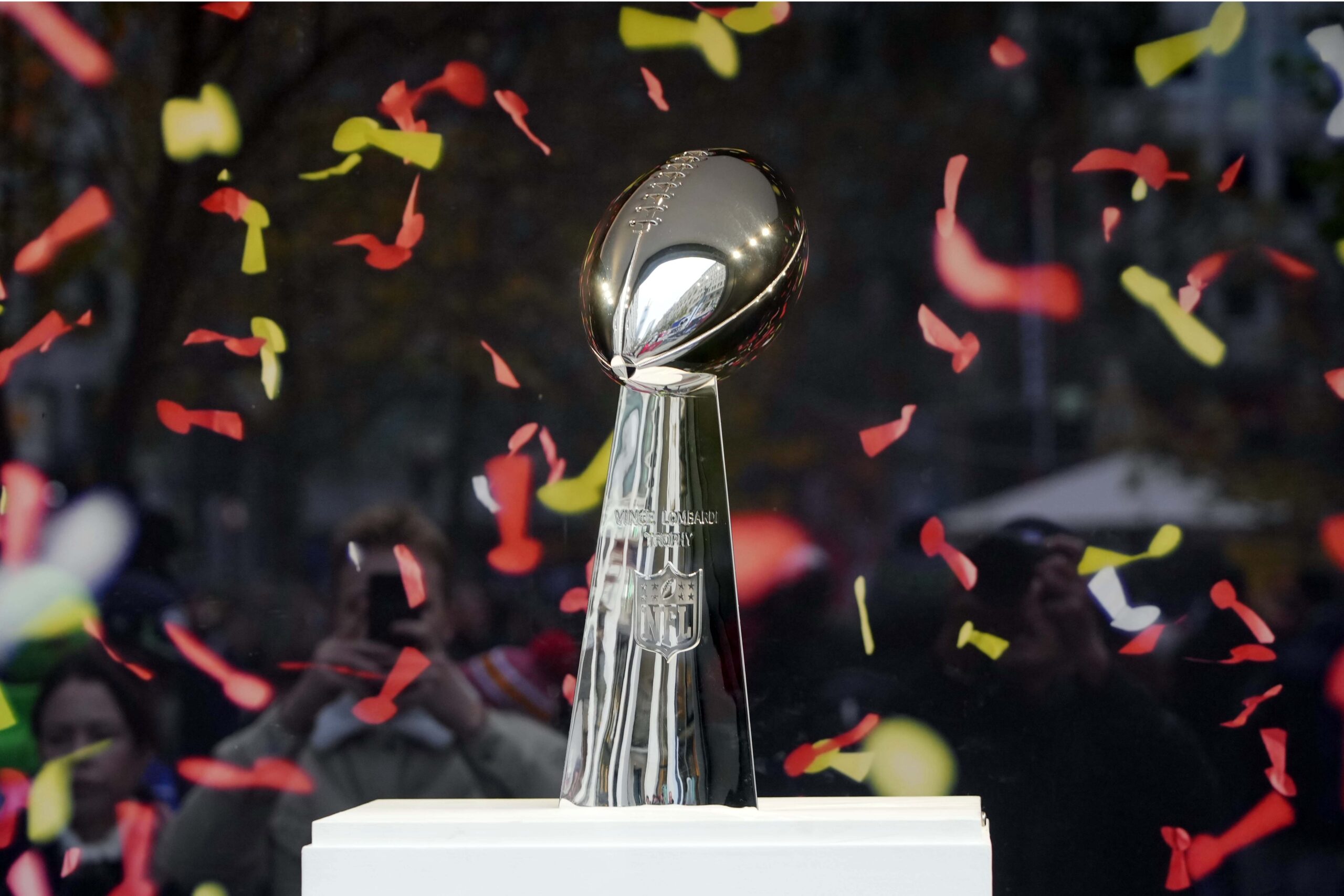 How Much Does The Lombardi Trophy Weigh? A Look At The Super Bowl ...