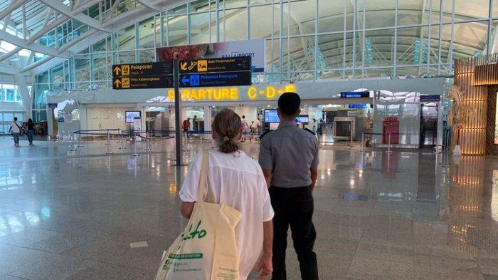 viral video dua turis asal china cekcok di bandara komodo,gara-gara beda pilihan wisata