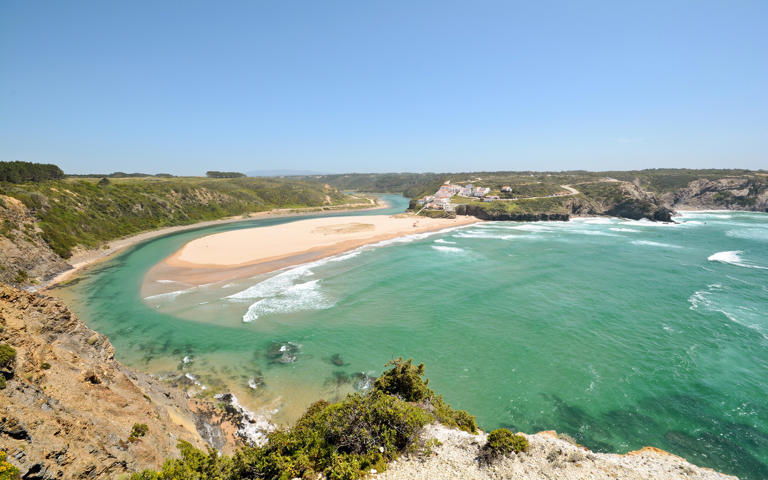 The 10 best beaches in the Algarve