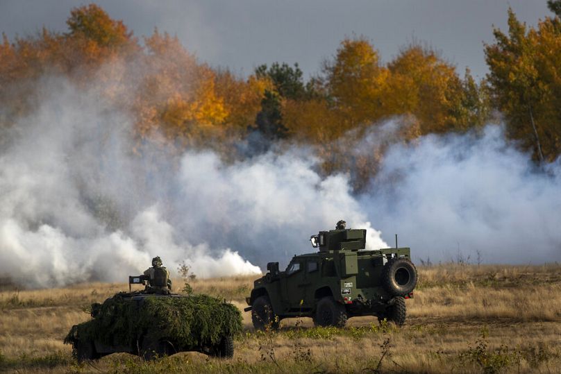 zweden stuurt troepen naar navo-frontlinie