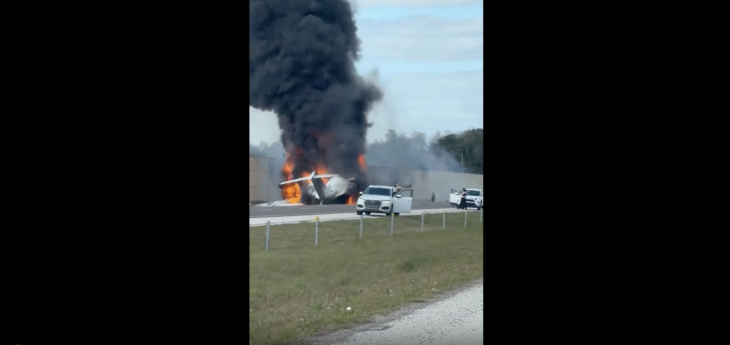 dodelijke crash: vliegtuig in vlammen op in florida