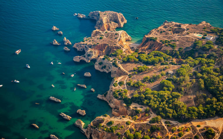 The drive from Portimão to Fóia takes you away from the Algarve’s busy coast and along country roads lined with brilliant mimosa trees and terraced valleys - Gonzalo Azumendi