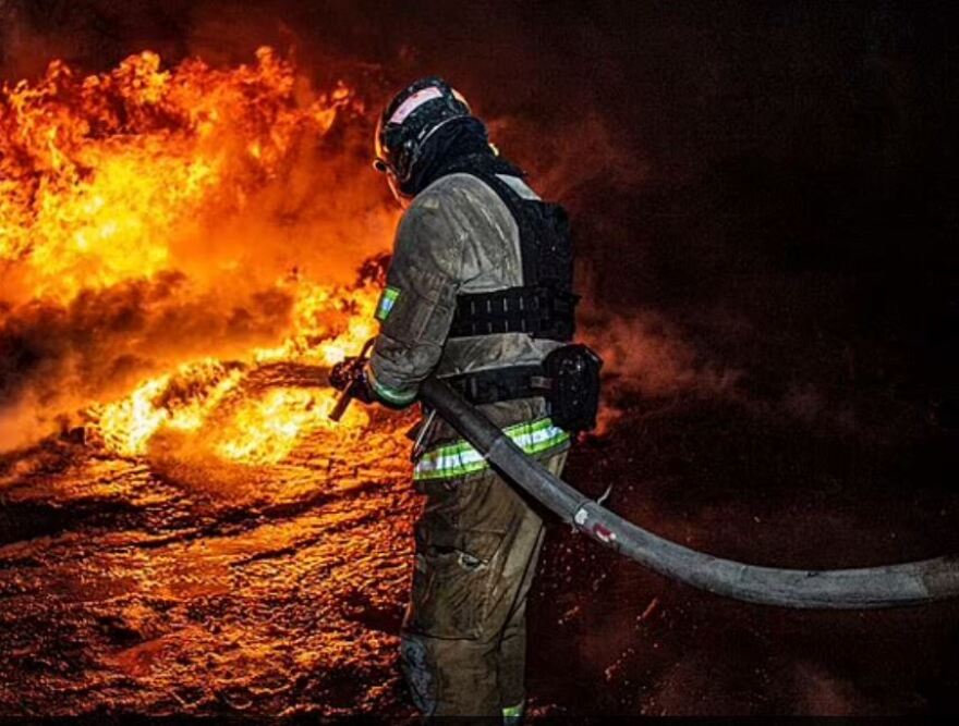 ουκρανία: πενταμελής οικογένεια κάηκε ζωντανή μέσα στο σπίτι της όταν ρώσοι άνοιξαν πυρ σε πρατήριο καυσίμων
