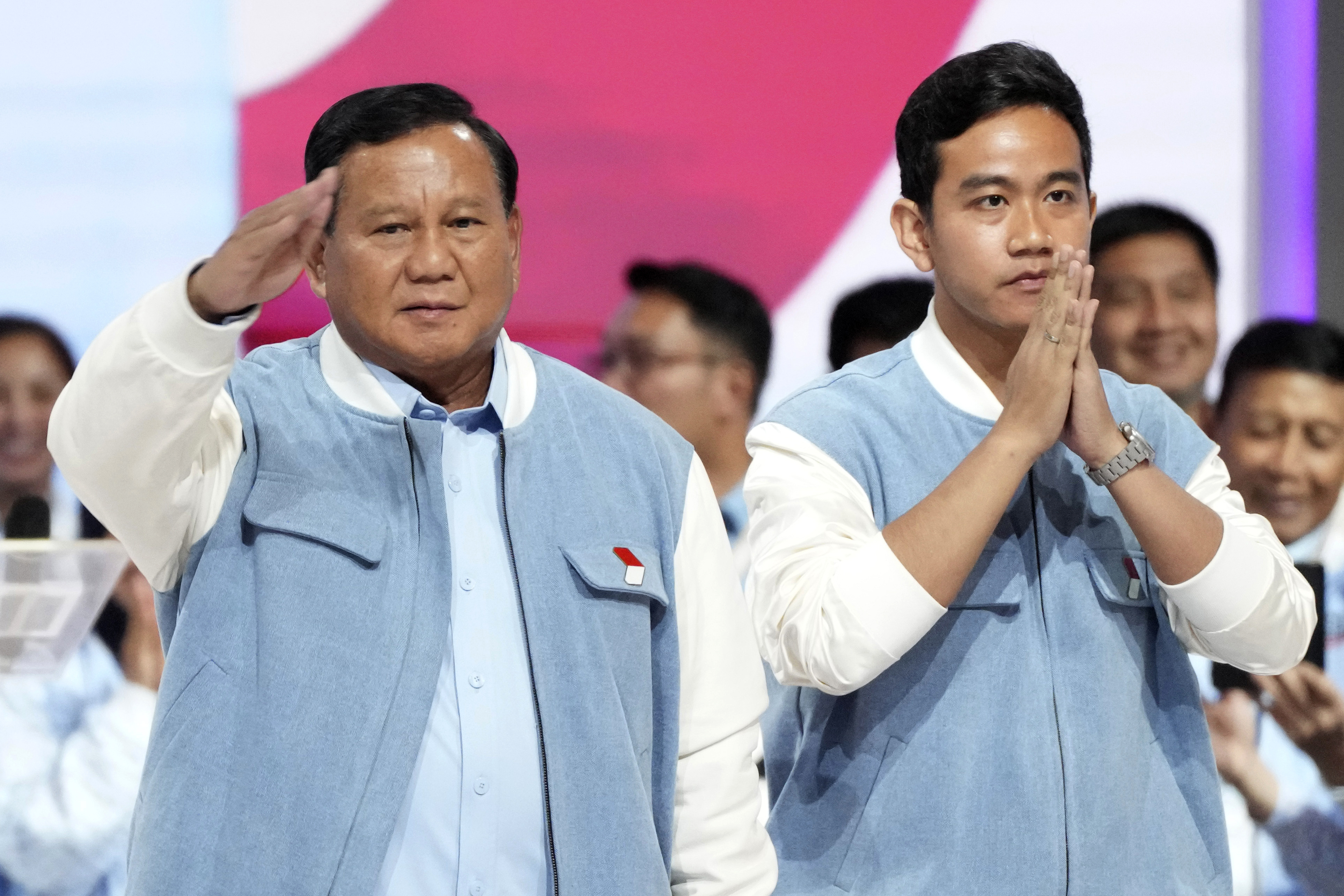 tiktok-bestefar med blodig fortid ligger best an foran valget i indonesia