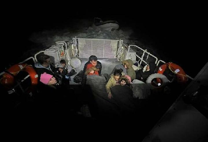 bodrum’da aralarında çocukların olduğu 21 kaçak göçmen kurtarıldı