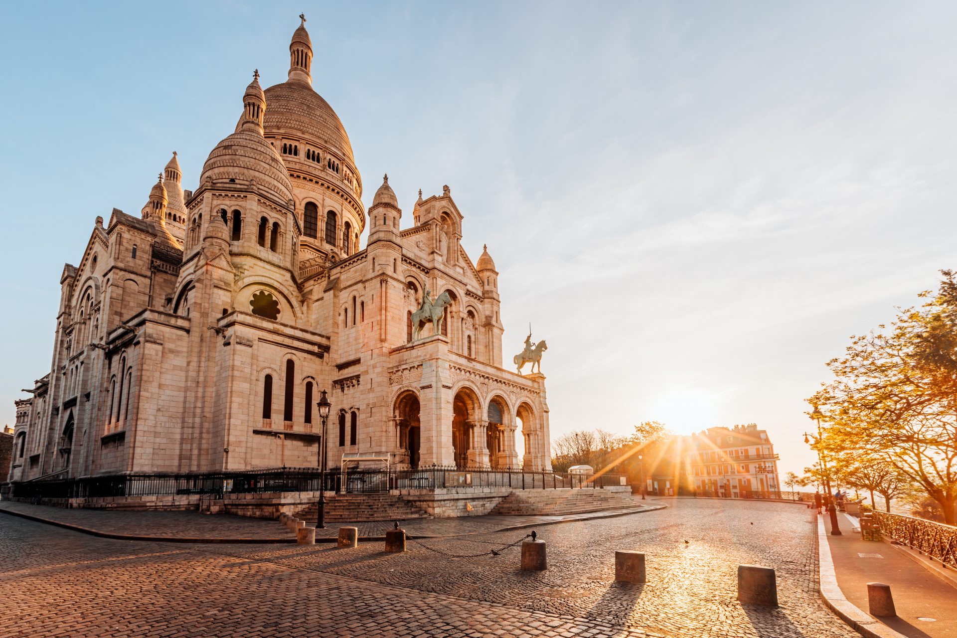 <p>Whether you live in Paris or are just visiting the French capital, you're going to love (re)discovering these 15 charming places that ooze love and romance. Pack your bags; we're off for a stroll through the City of Love! And just as a hint, it's much better than a box of chocolates!</p> <p><a href="https://www.msn.com/en-us/channel/source/Showbizz%20Daily%20English/sr-vid-w8hcuhvu3f8qr5wn5rk8xhsu5x8irqrgtxcypg4uxvn7tq9vkkfa?cvid=cddbc5c4fc9748a196a59c4cb5f3d12a&ei=7" rel="noopener">Follow Showbizz Daily to stay informed and enjoy more content!</a></p>