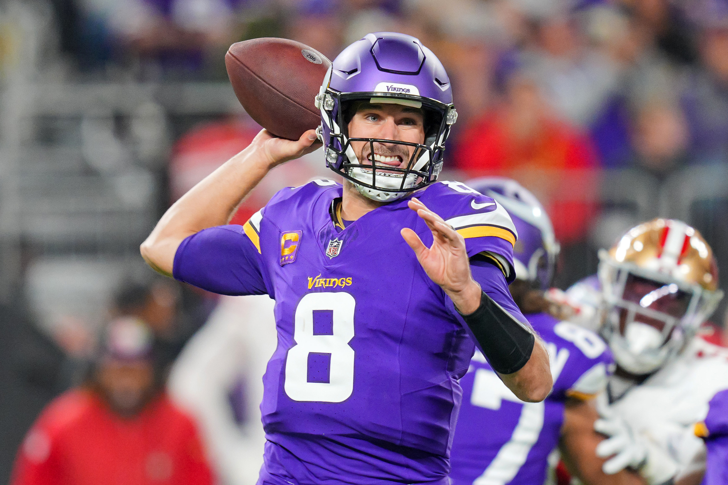 report: vikings want to re-sign kirk cousins but will consider other options