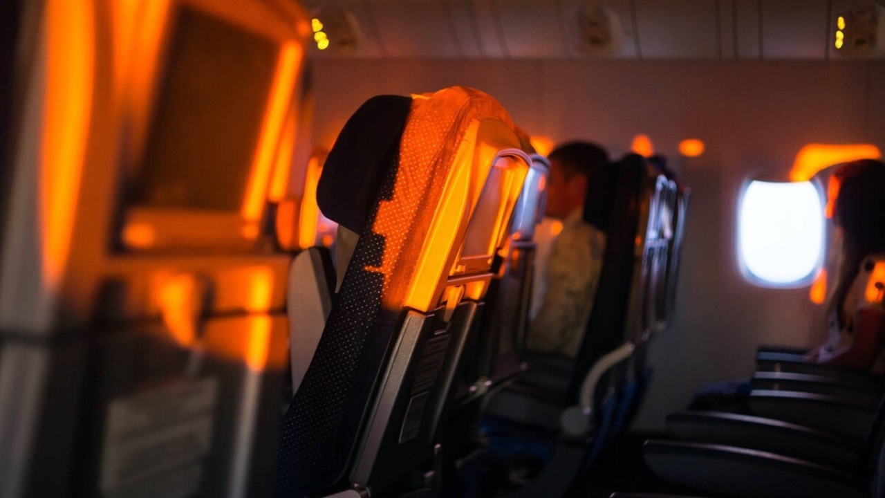 as companhias aéreas encontraram outra forma de ganhar espaço às custas do seu conforto