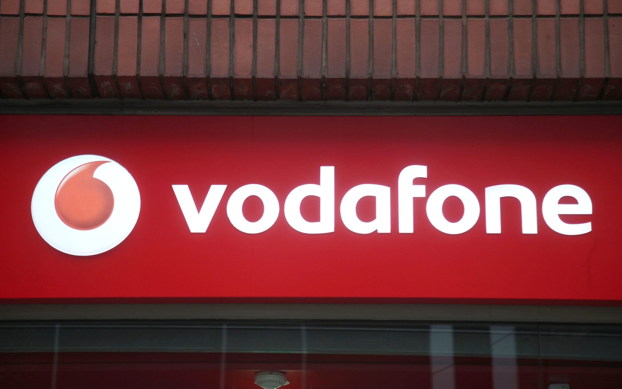 vodafone pays out more than $1bn in advisory fees since 2000