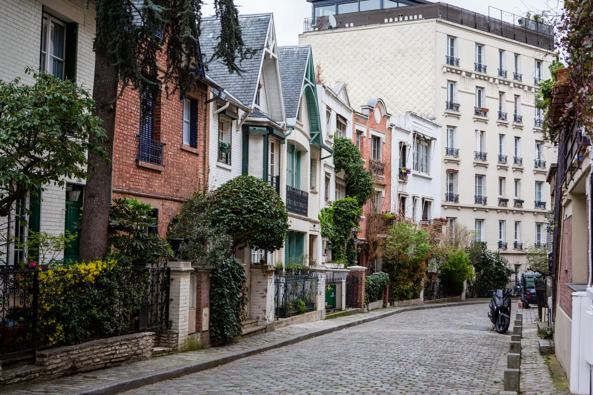 <p>While wandering through Montmartre, make sure to stroll down this lesser-known street, brimming with charm with its colorful houses and flower-filled gardens. It's the perfect spot to escape the city's hustle and bustle (and sneak a romantic moment).</p>