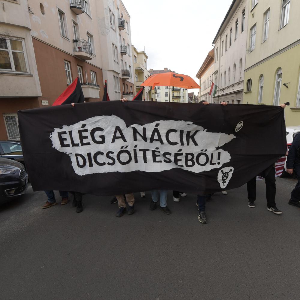 neonazi-treffen „tag der ehre“: europas rechte marschiert durch budapest