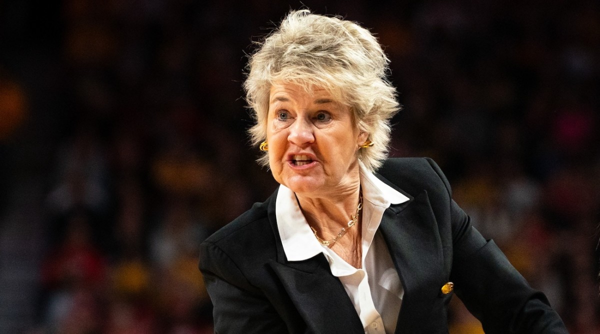 Iowa Coach Lisa Bluder Aired Several Grievances After Loss To Nebraska