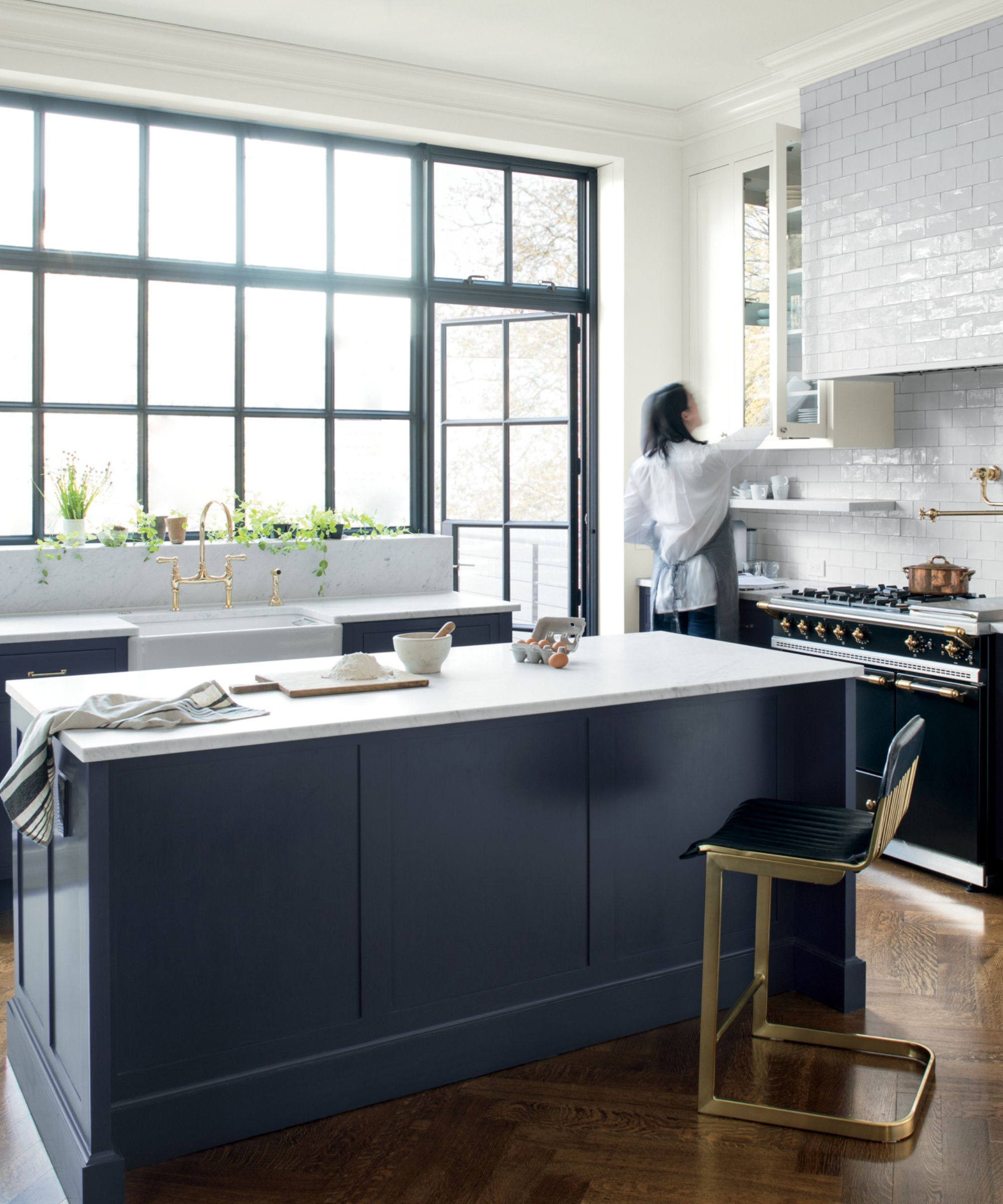 7 timeless kitchen cabinet colors for an endlessly classic look