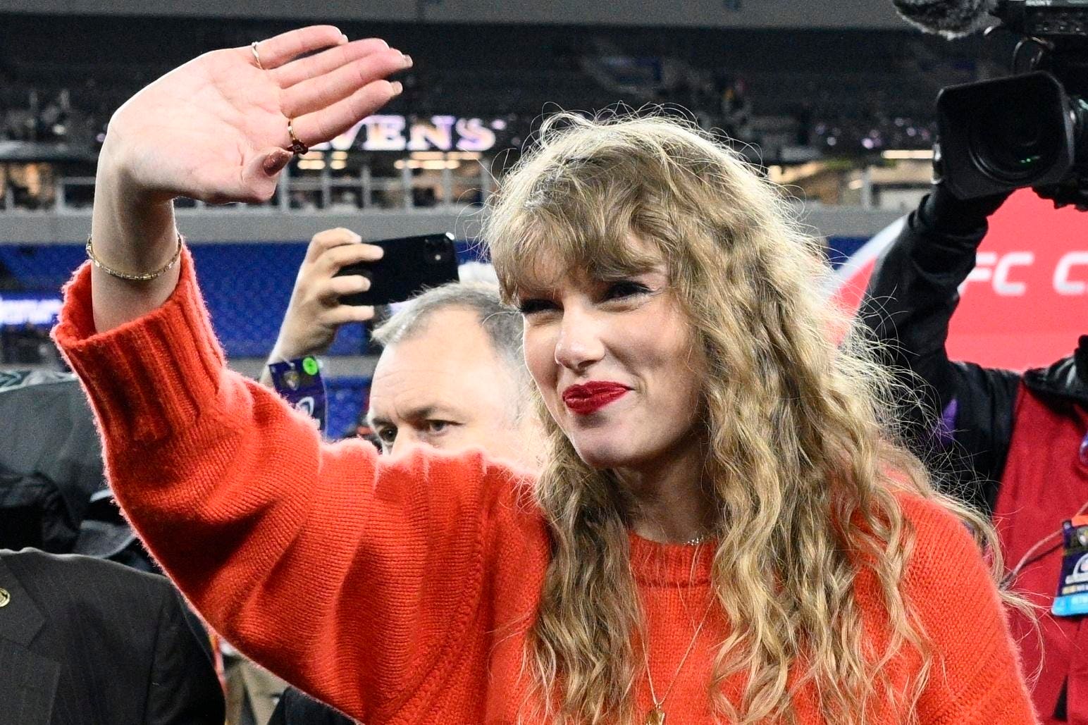 Trump To Taylor Swift: Endorsing Biden Would Be 'Disloyal' Since He ...