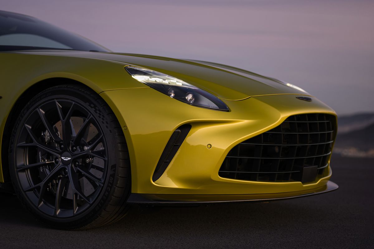 2025 Aston Martin Vantage Photo Gallery