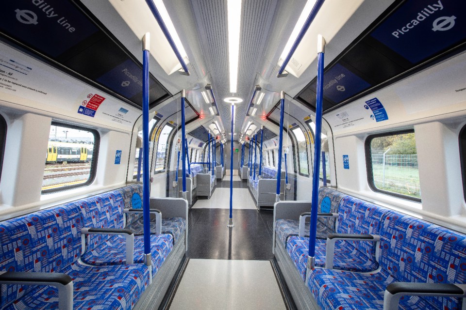 siemens ups london underground train production at uk facility to 80 per cent