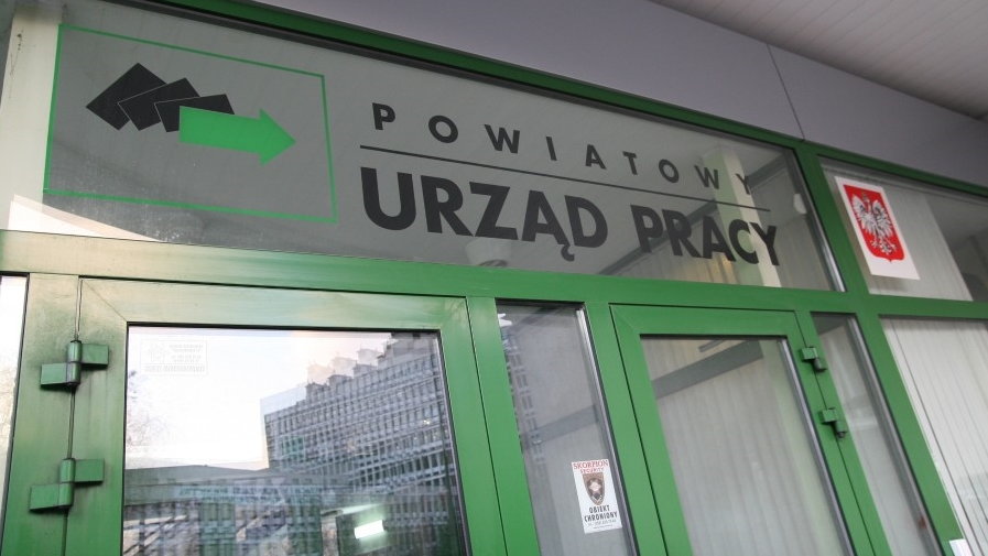 kolejna wielka polska fabryka zwolni setki osób. cios dla lokalnej społeczności
