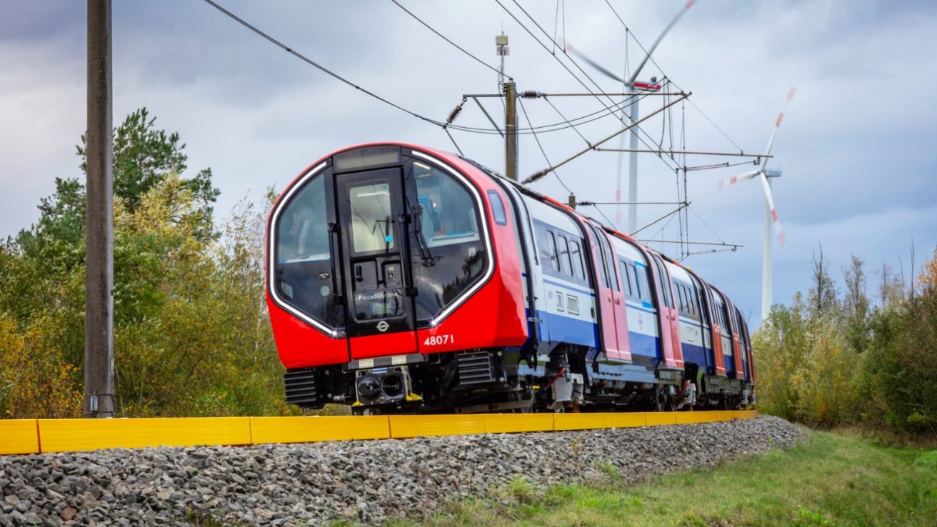 siemens ups london underground train production at uk facility to 80 per cent