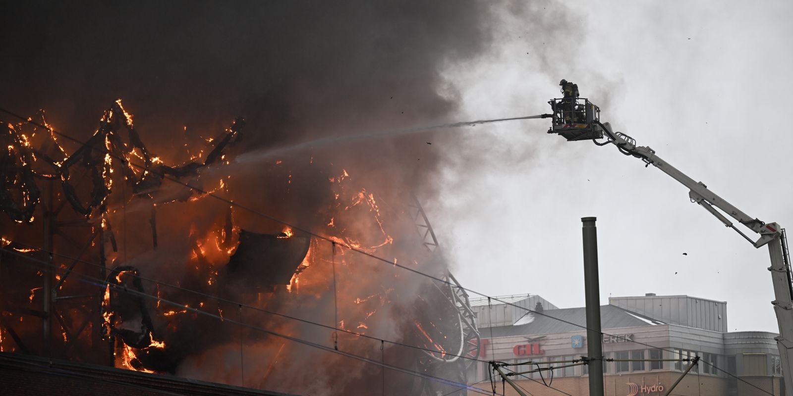 vittnet johan hörde ”enorm explosion” vid branden