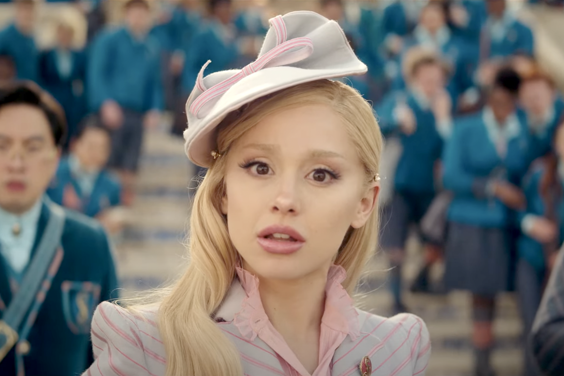 ‘wicked' trailer starring ariana grande debuts during super bowl