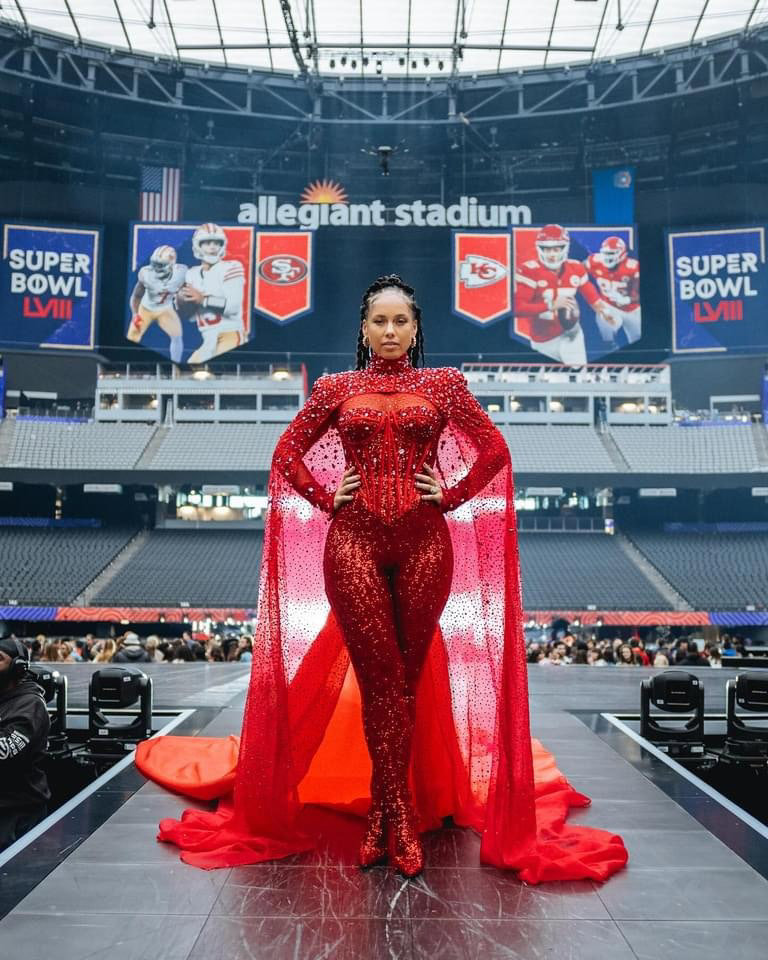 ¡Alicia Keys lució deslumbrante en el medio tiempo del Super Bowl 2024!