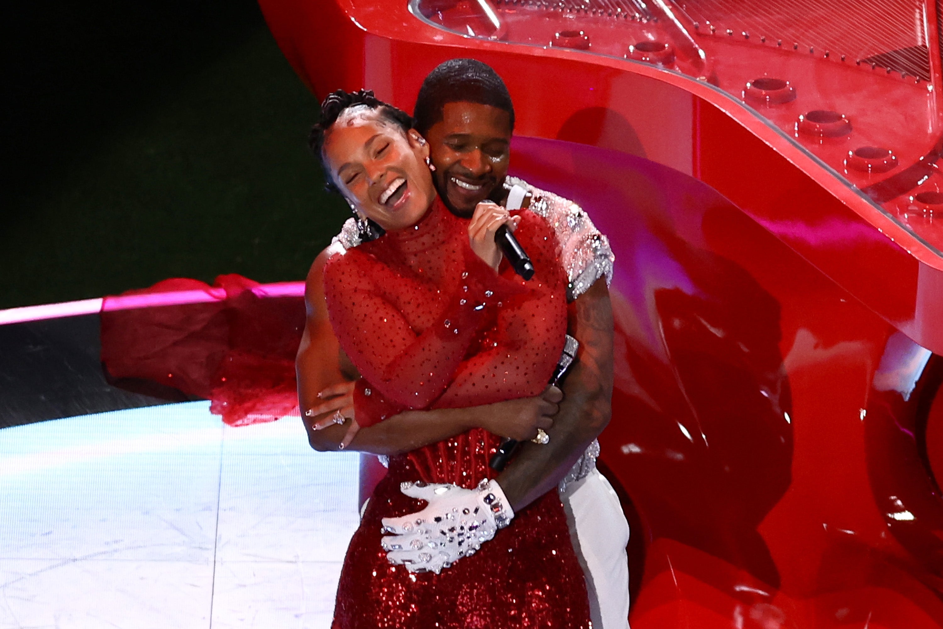 Usher Super Bowl Halftime Show 2024 All The Surprise Guests And   BB1i8eI1.img