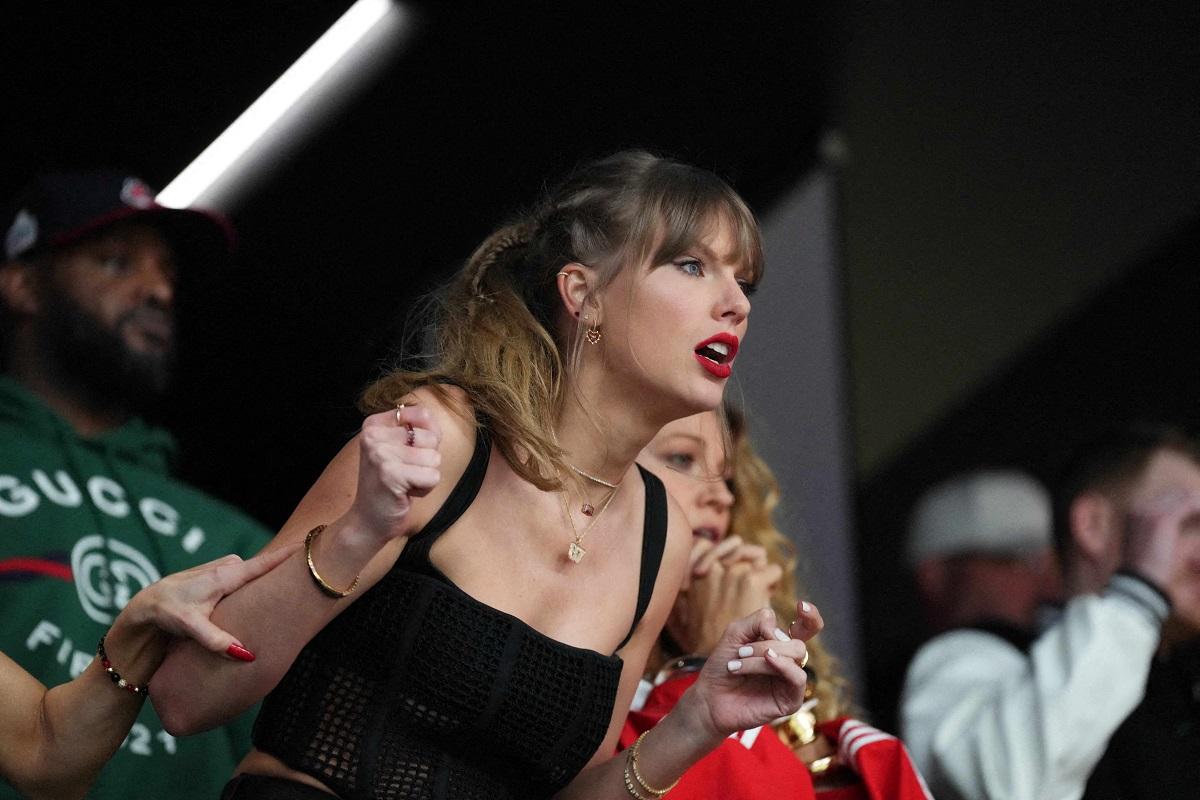 at super bowl, taylor swift cheers on travis kelce with blake lively and ice spice