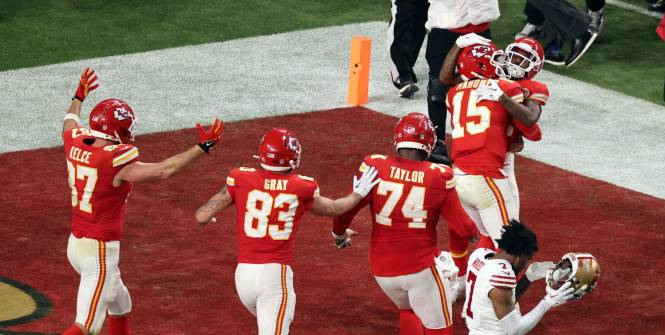 Les Kansas City Chiefs Remportent Le Super Bowl Après Prolongation ...