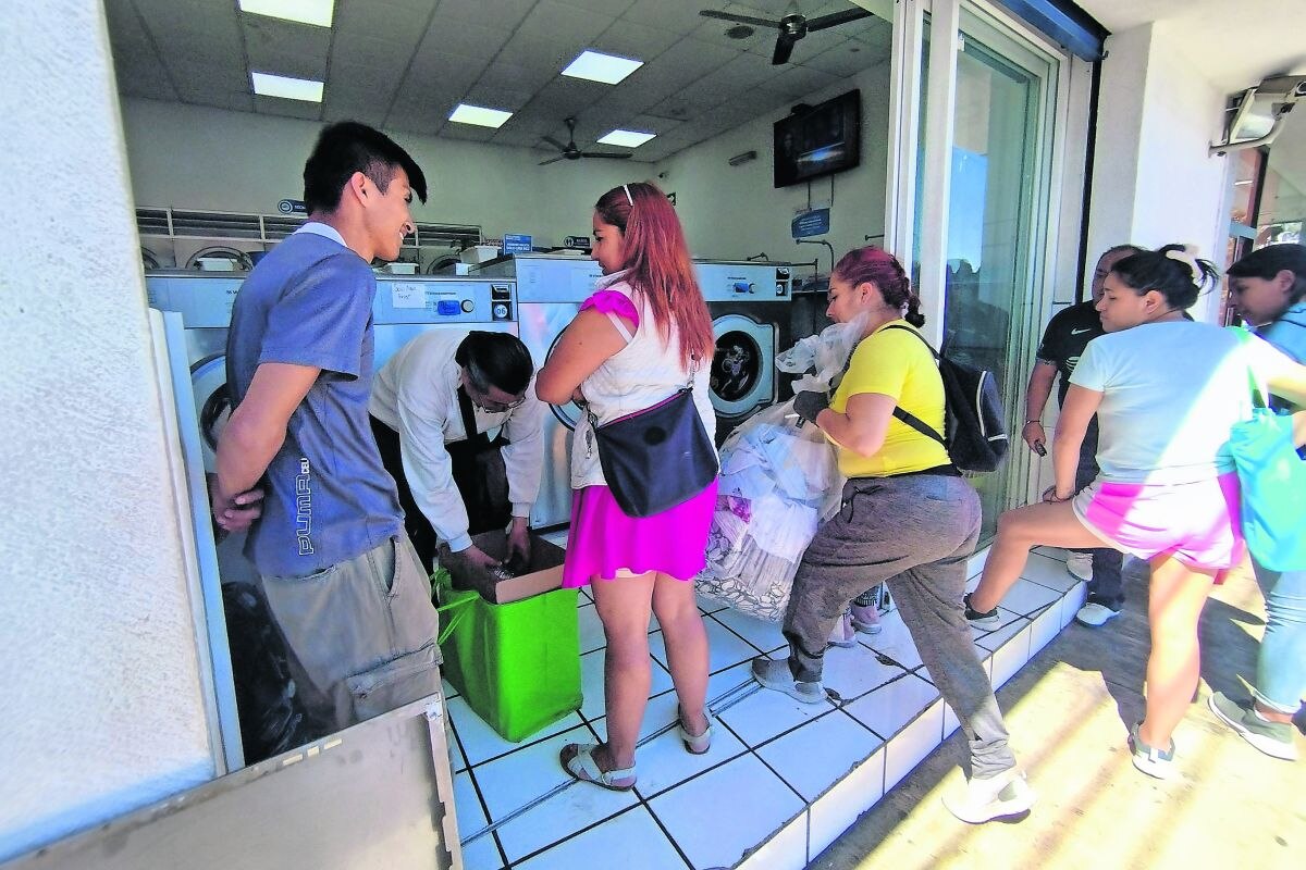 tandeo en cdmx: van a lavanderías por el insuficiente suministro en casa