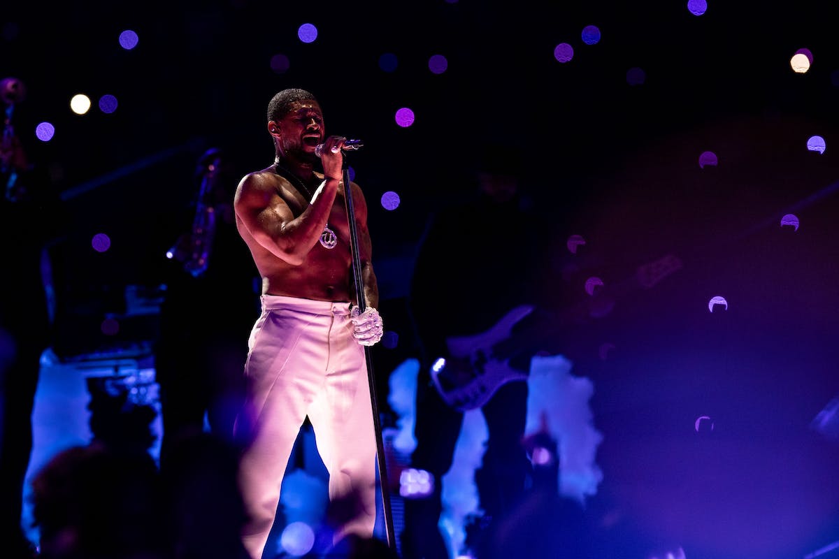 Usher Fait Le Show Au Super Bowl, Mais Taylor Swift Et Beyoncé Lui ...