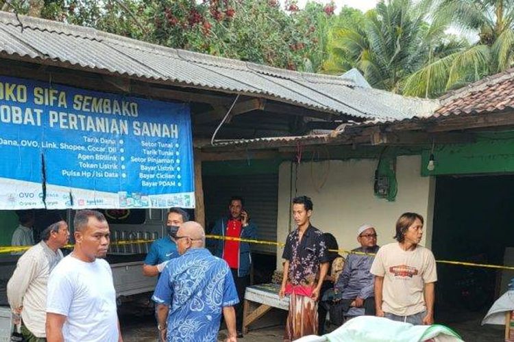 Aksinya Terekam CCTV, Siswa SMA Nekat Bunuh Pemilik Warung Di ...