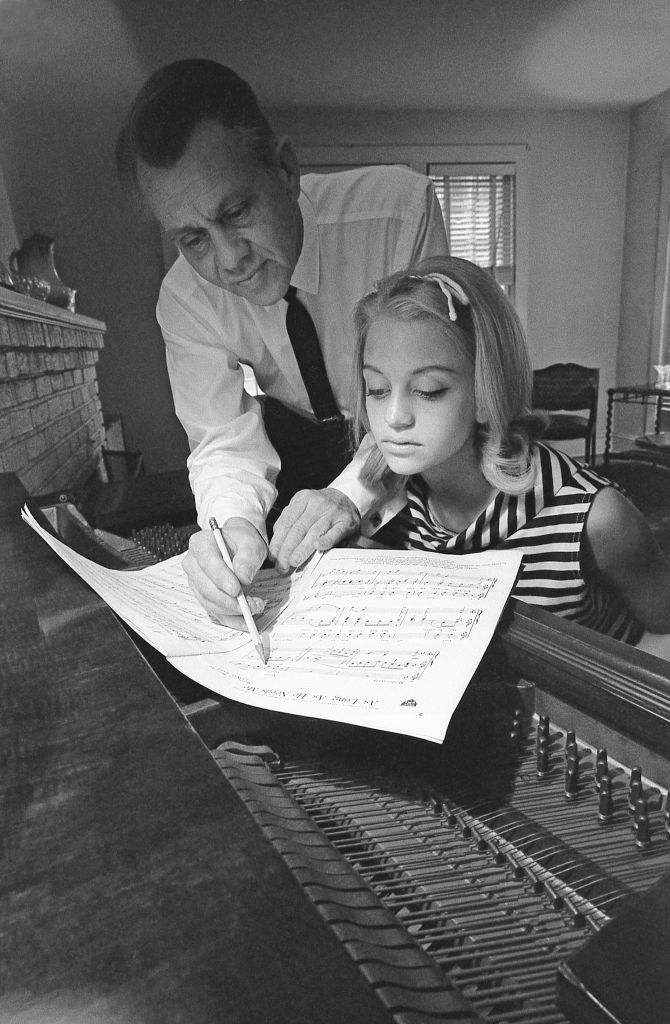 Goldie Hawn’s Style Evolution Through the Years