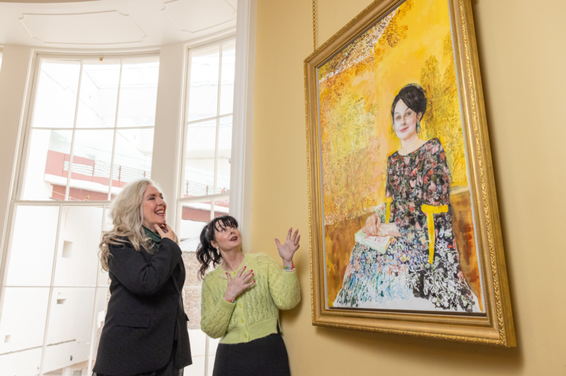 portrait of author marian keyes unveiled at national gallery of ireland