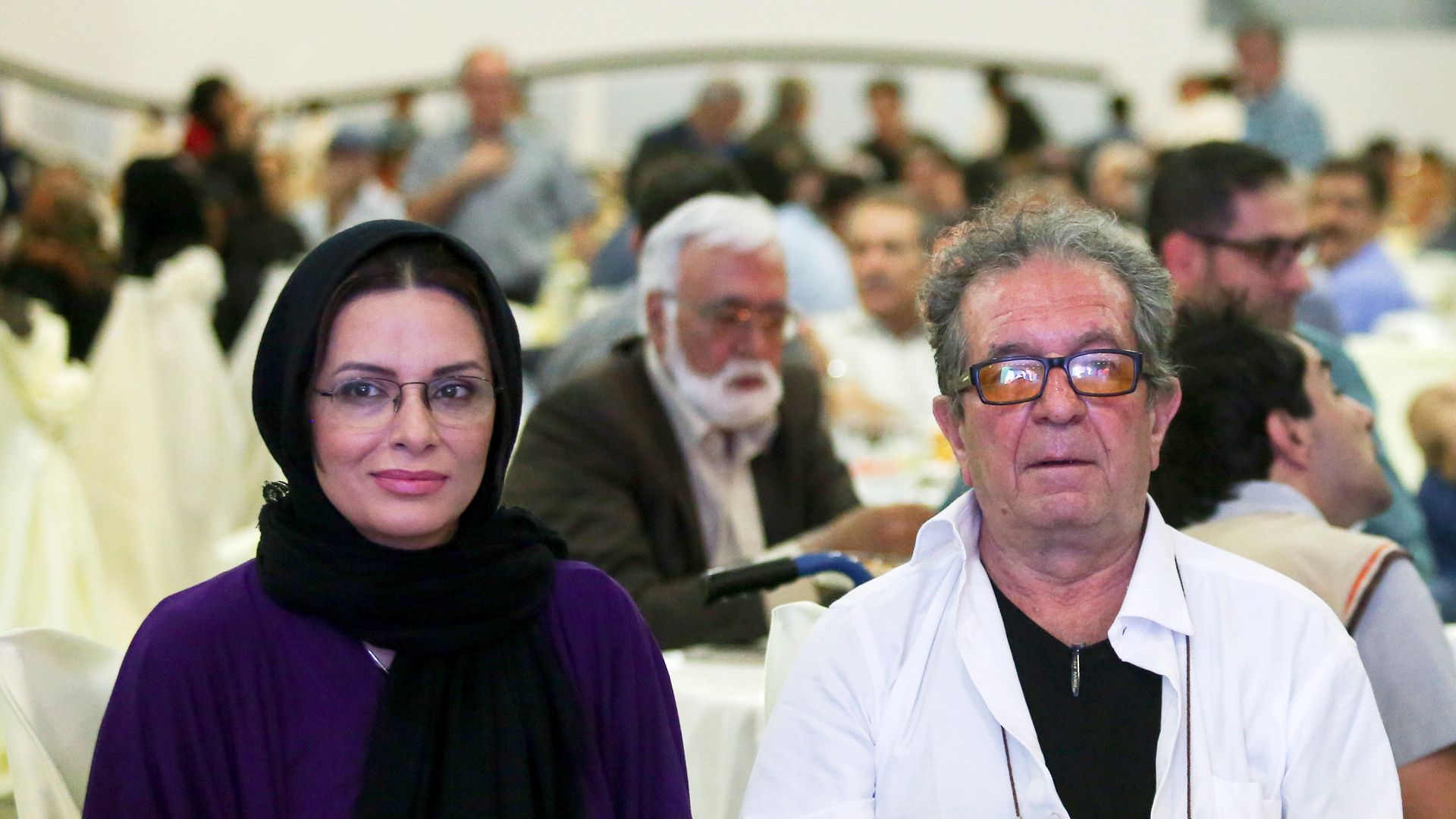 iran: mörder von regisseur dariusch mehrdschui und ehefrau zum tode verurteilt
