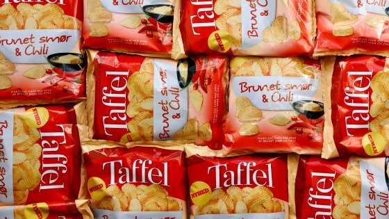 taffel har lanceret to nye smagsvarianter til snack-aften: brunet smør & chili og havsalt & osteknas