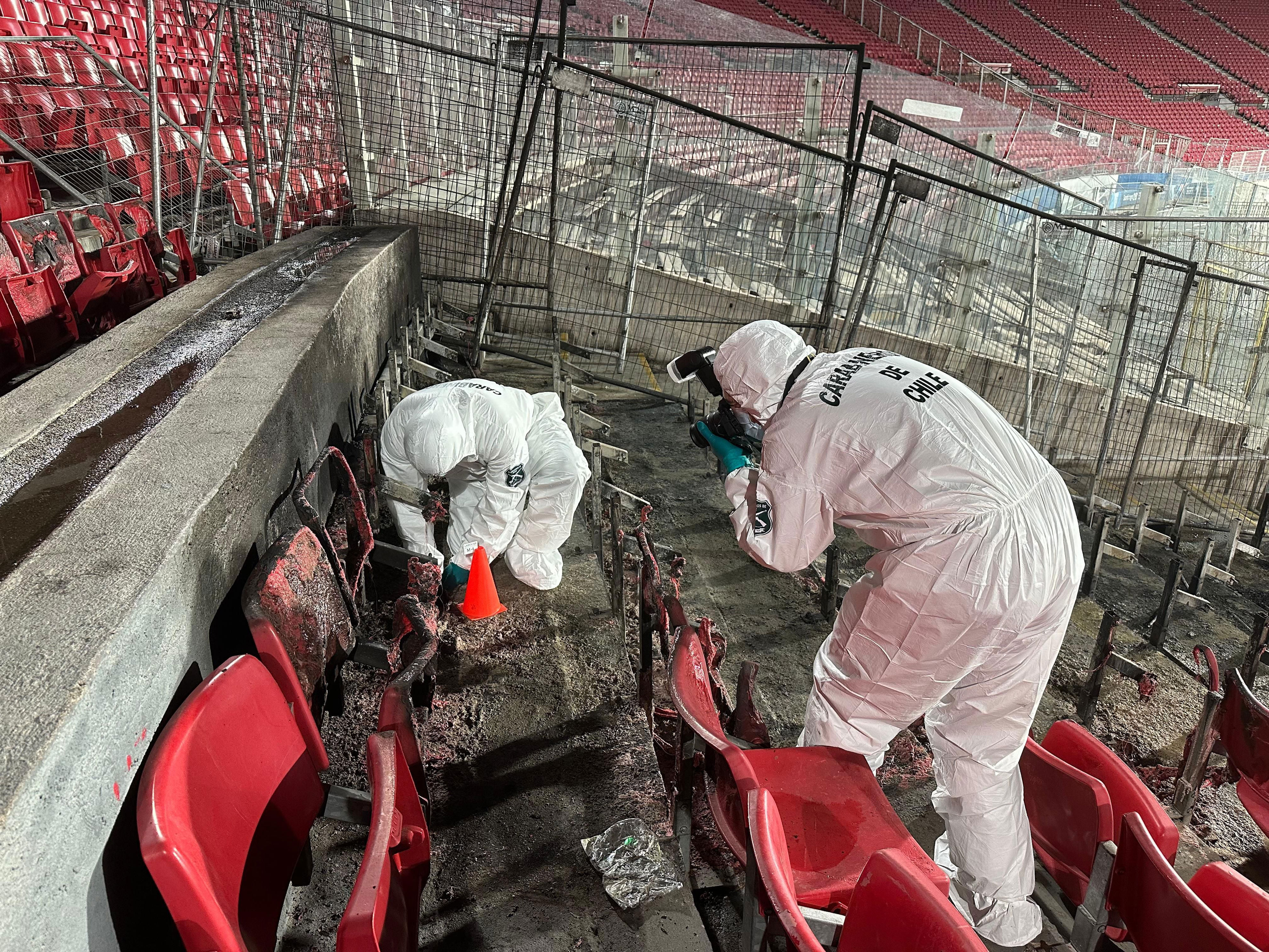 “daños irremplazables”: consejo de monumentos busca querella por desmanes en el estadio nacional