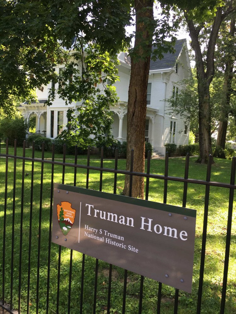 <p>In the scenic Missouri city of Independence, the Harry S Truman National Historic Site allows visitors to visit the home where the 33rd US President lived for over 30 years. Visitors can tour the 14-room home and visit a museum dedicated to his life and work.</p><p><a href="https://www.msn.com/en-us/community/channel/vid-7xx8mnucu55yw63we9va2gwr7uihbxwc68fxqp25x6tg4ftibpra?cvid=94631541bc0f4f89bfd59158d696ad7e">Follow us and access great exclusive content every day</a></p>