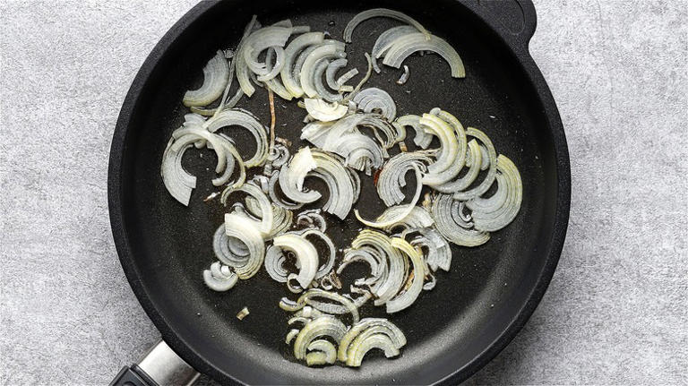 Start Caramelizing Onions With The Lid On For Premium Results