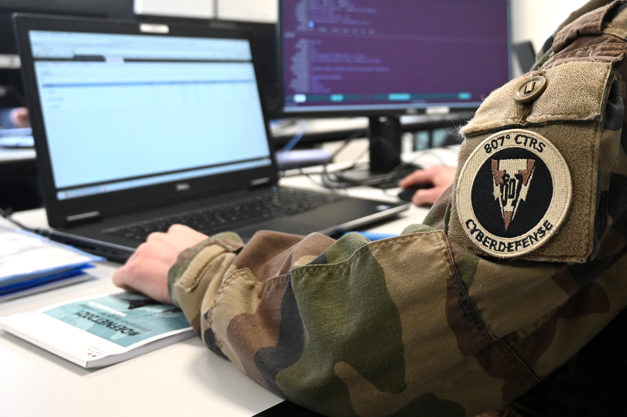 sébastien lecornu alerte sur des cyberattaques russes visant les armées françaises