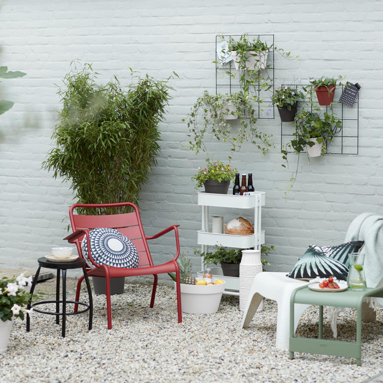 how-to-make-a-small-patio-look-bigger-design-tricks-to-give-the